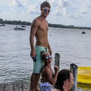 Meet your Posher, Wesley